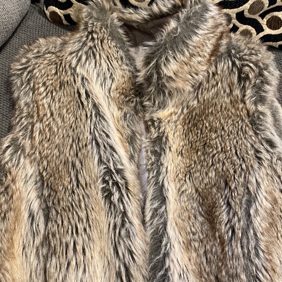 Hold! - Picture 2 of 3